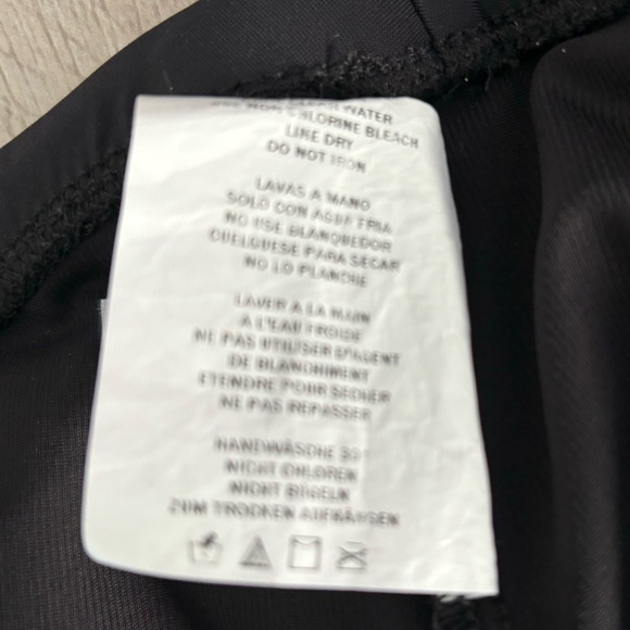 MIRACLESUIT BLACK TUMMY CONTROL SLIMMING SWIM SKIRT SWIMSUIT BOTTOMS SIZE 12 L - Picture 5 of 8